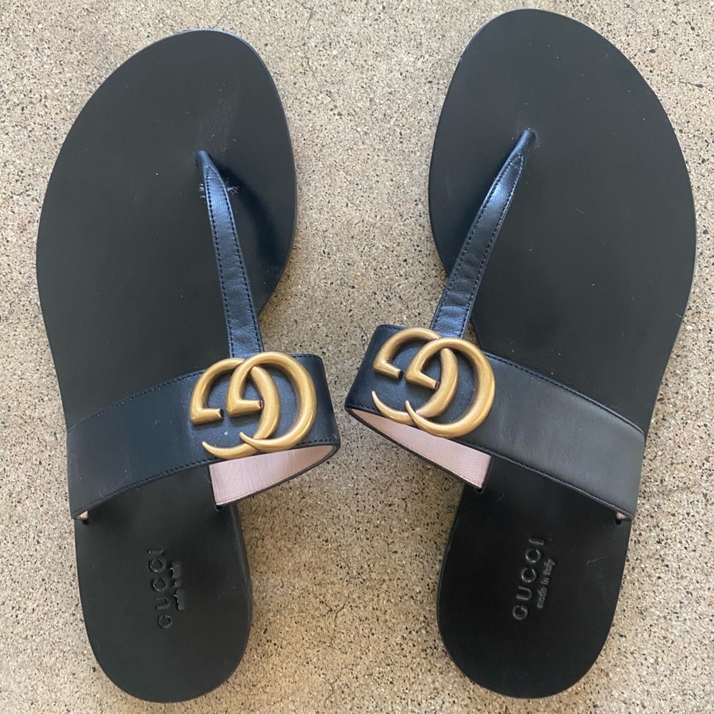 Gucci Genuine Black Leather Sandals in perfect condition.